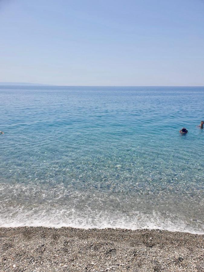 Vista Mare Su Tre Piani Con Giardino Villa Фалерна Екстериор снимка
