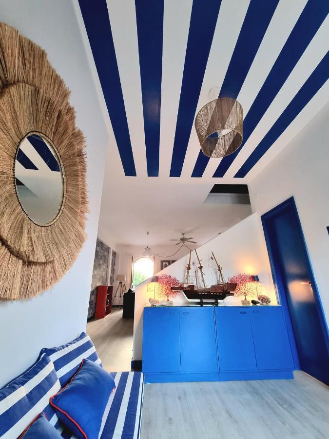 Vista Mare Su Tre Piani Con Giardino Villa Фалерна Екстериор снимка